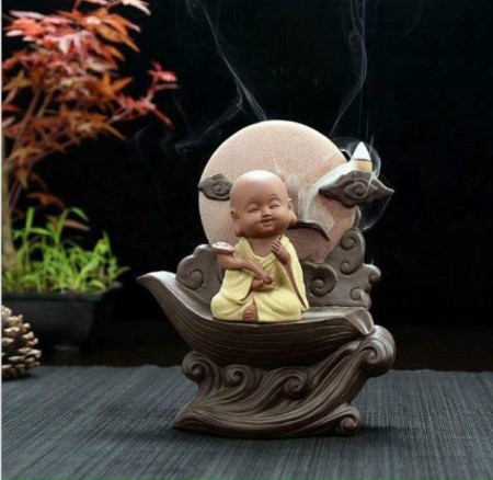 thac-khoi-tram-huong-chu-tieu-tua-trang 2