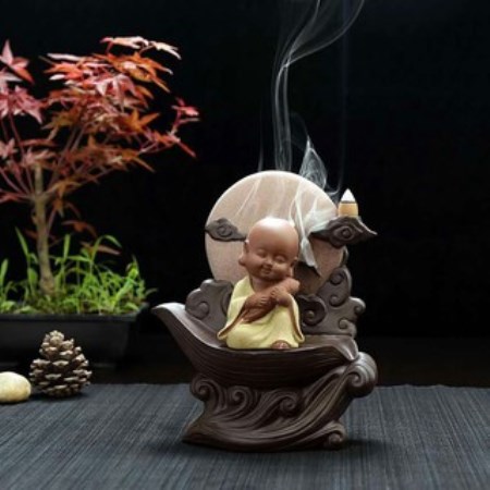 thac-khoi-tram-huong-chu-tieu-tua-trang 3